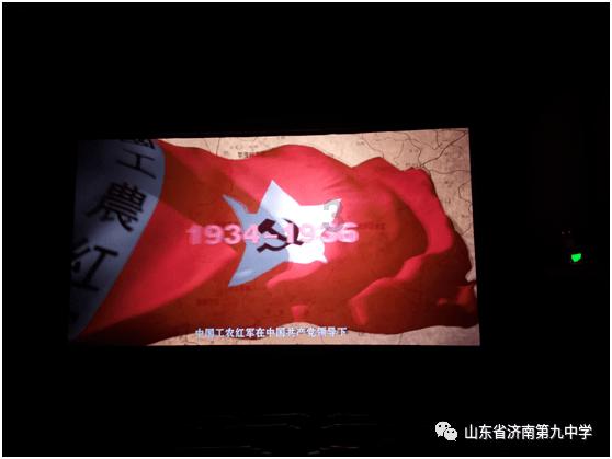 夏季纽扣裙