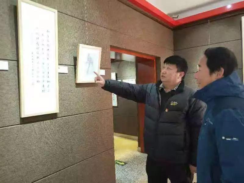 网传“春节快递停运”?记者探访济南快递网点驿站:有人员值守收发件,还升级24小时自助取件功能|记者帮办